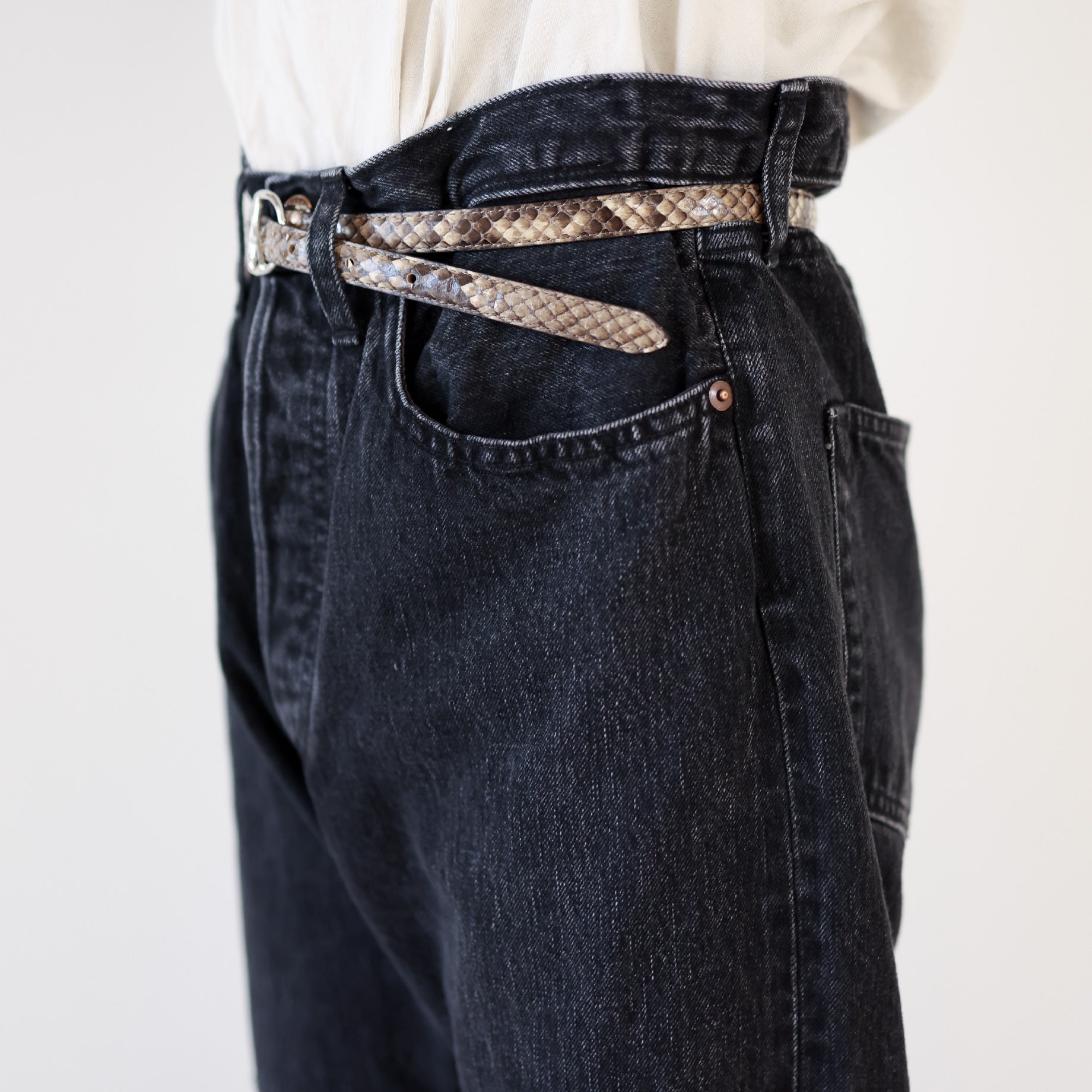 13OZ RIPPED DENIM PANTS – UNEVEN HUB STORE｜想像を超える、人とモノ