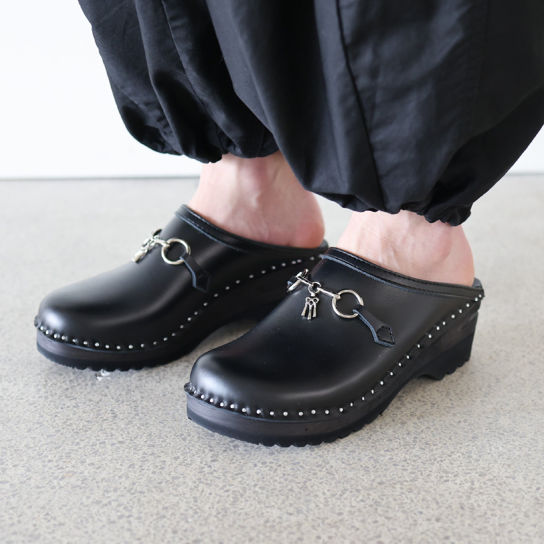 SWEDISH CLOG - SMOOTH / BIT（BLACK）