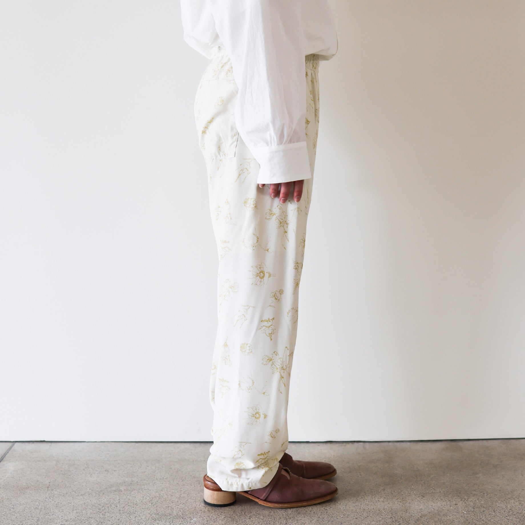 新品 URU 22SS EASY PANTS TYPE B WHITE 白 総柄 - その他